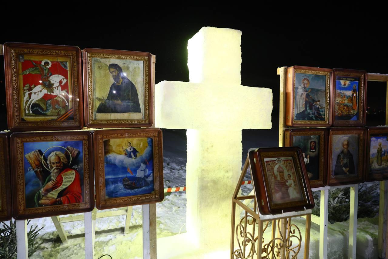 Фото Крещенские купания-2026: как новосибирцы ныряют в купель в аномальный мороз почти –40 градусов. ОНЛАЙН 21